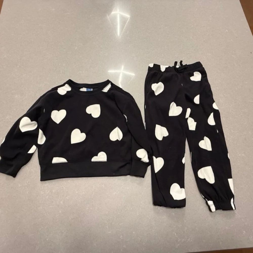 Printed Microfleece Pajama Joggers Piece Black & White Heart Set for Girls XS 5